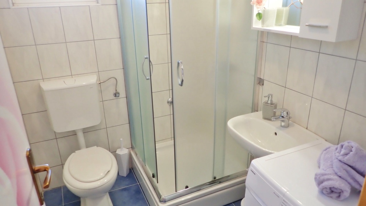 Photo of Bathroom in Seline