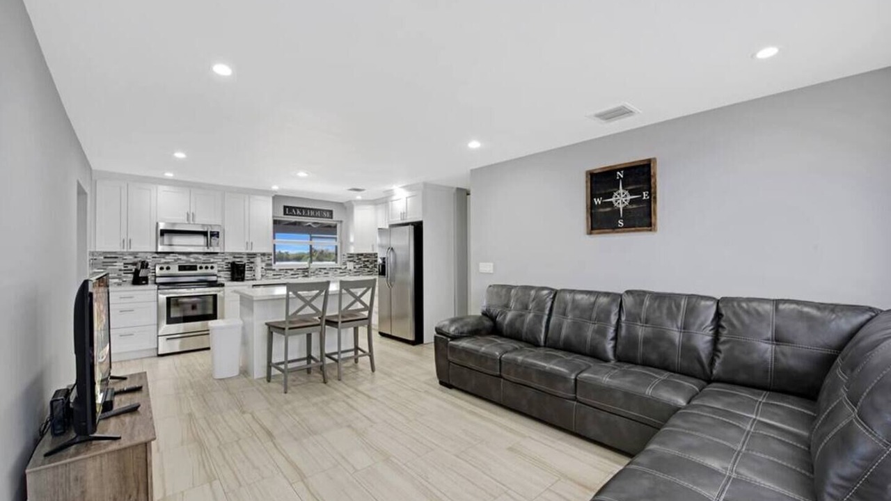 Photo of Bedroom in Davie