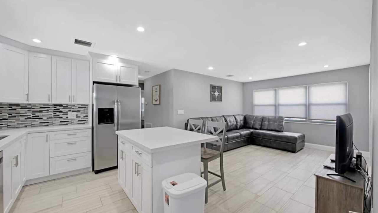 Photo of Bedroom in Davie