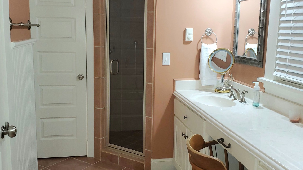 Photo of Bathroom in White Stone