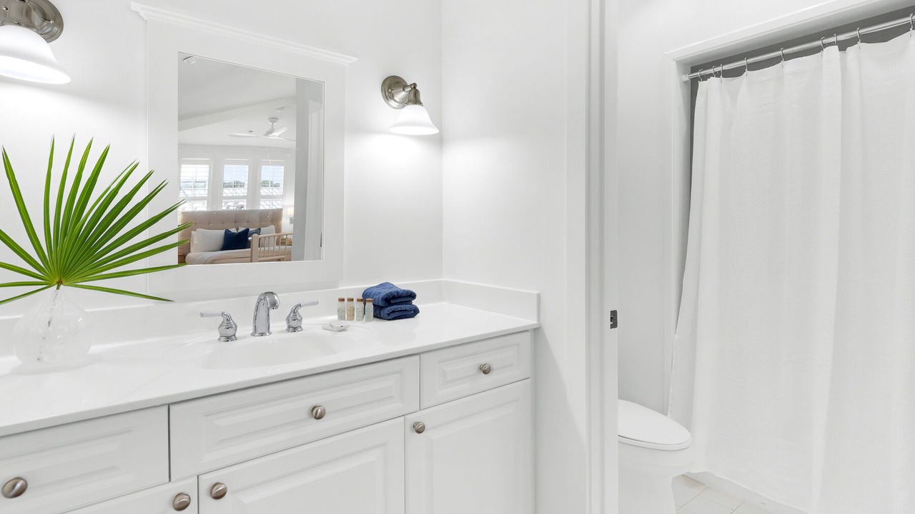 Photo of Bathroom in Beach District