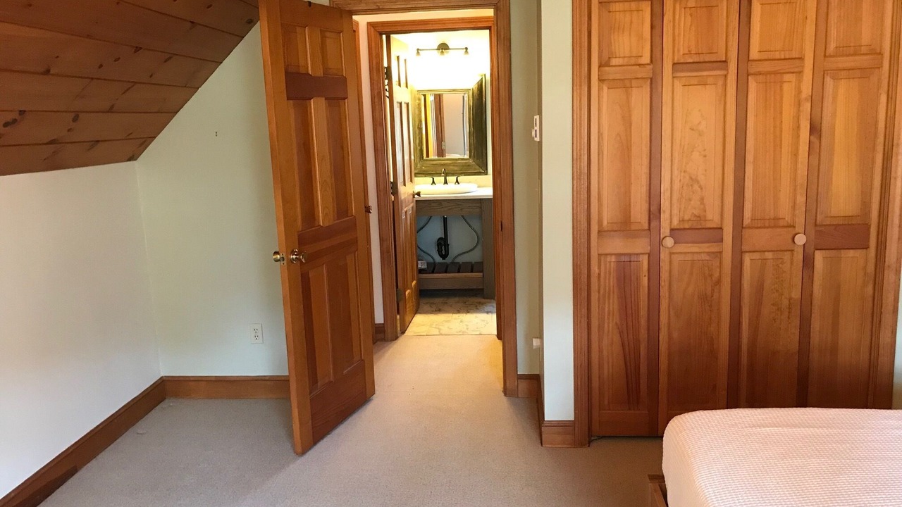 Photo of Bedroom in Eel Point