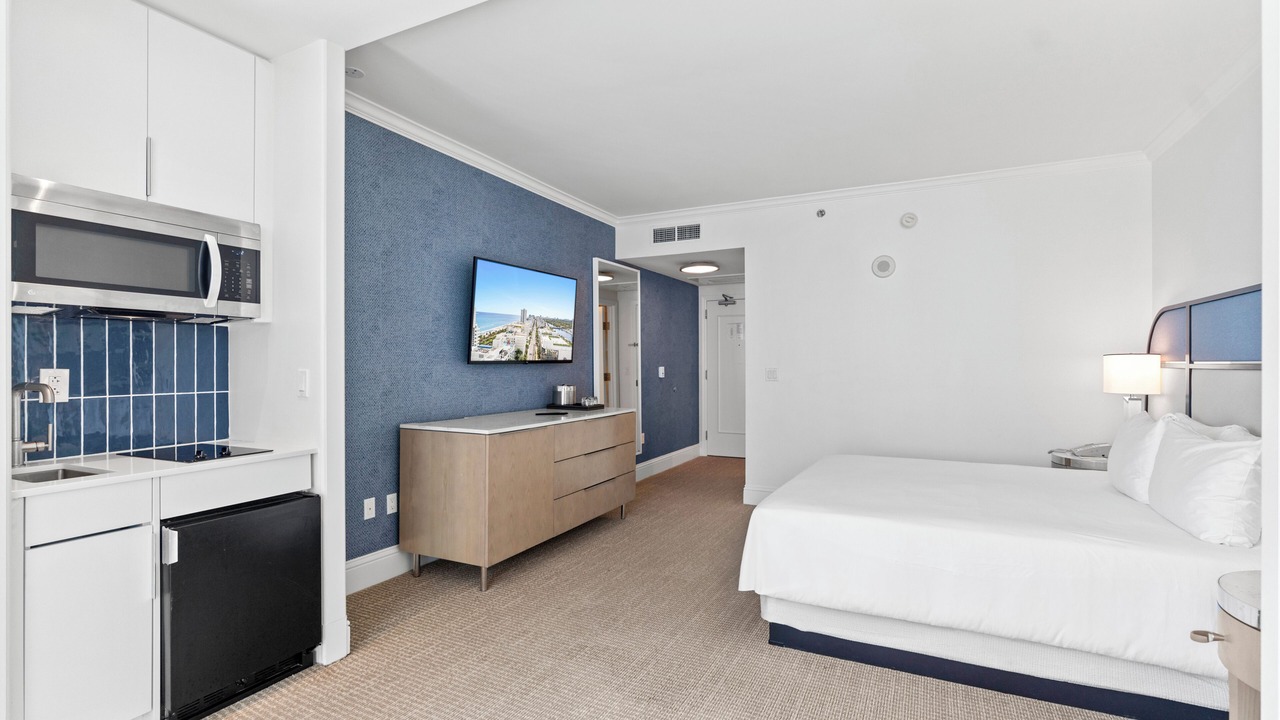 Photo of Bedroom in Mid Beach