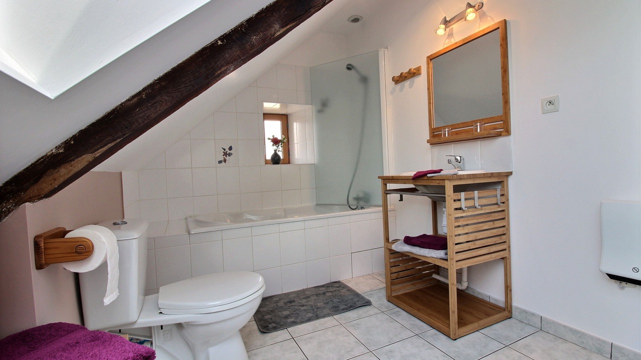 Photo of Bathroom in Hillion