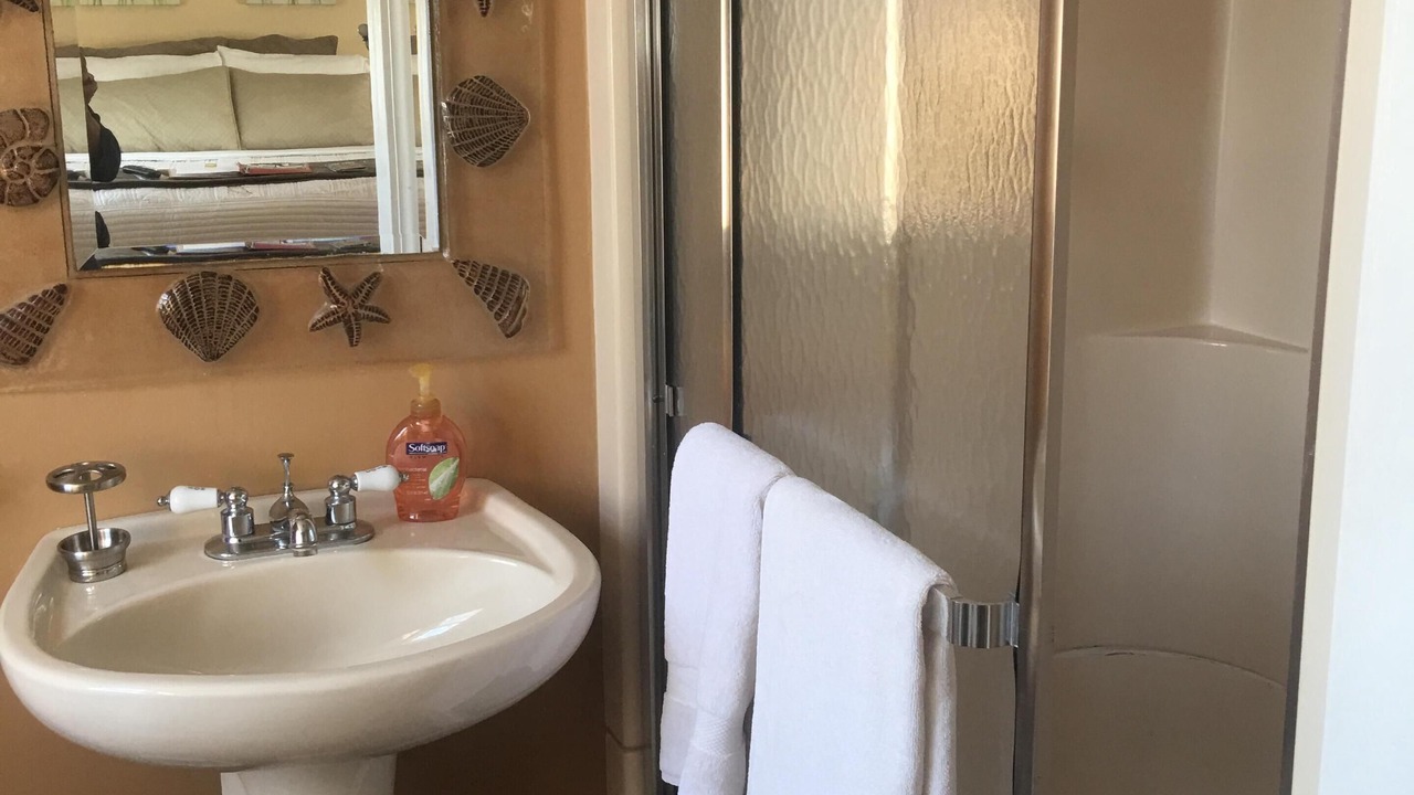Photo of Bathroom in Thompson Square - Bunker Hill