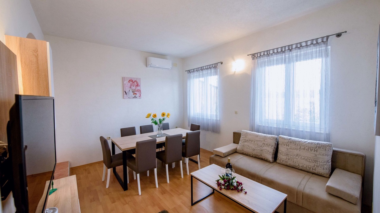 Photo of Livingroom in Brist