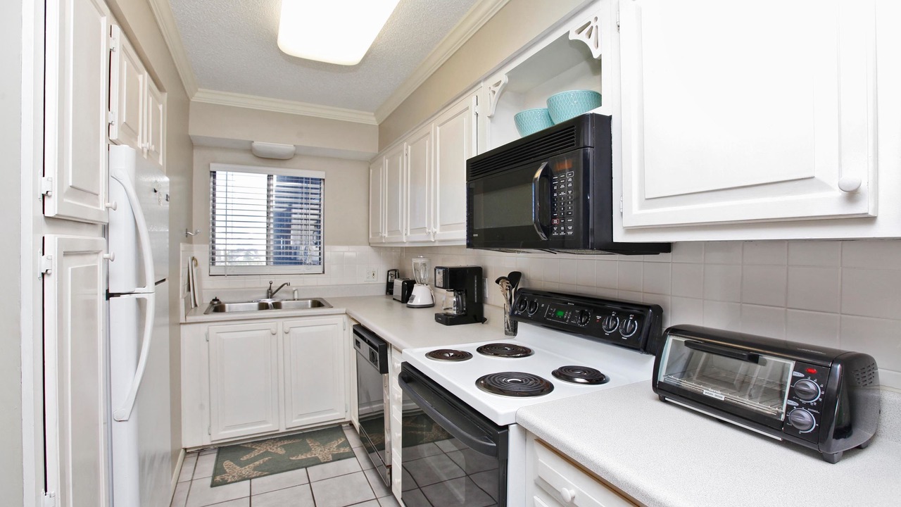 Photo of Kitchen in Biltmore Beach