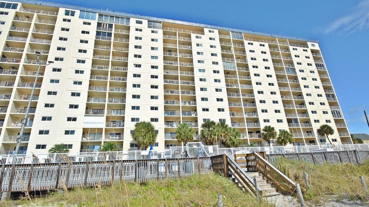 Photo of Outdoor in Biltmore Beach