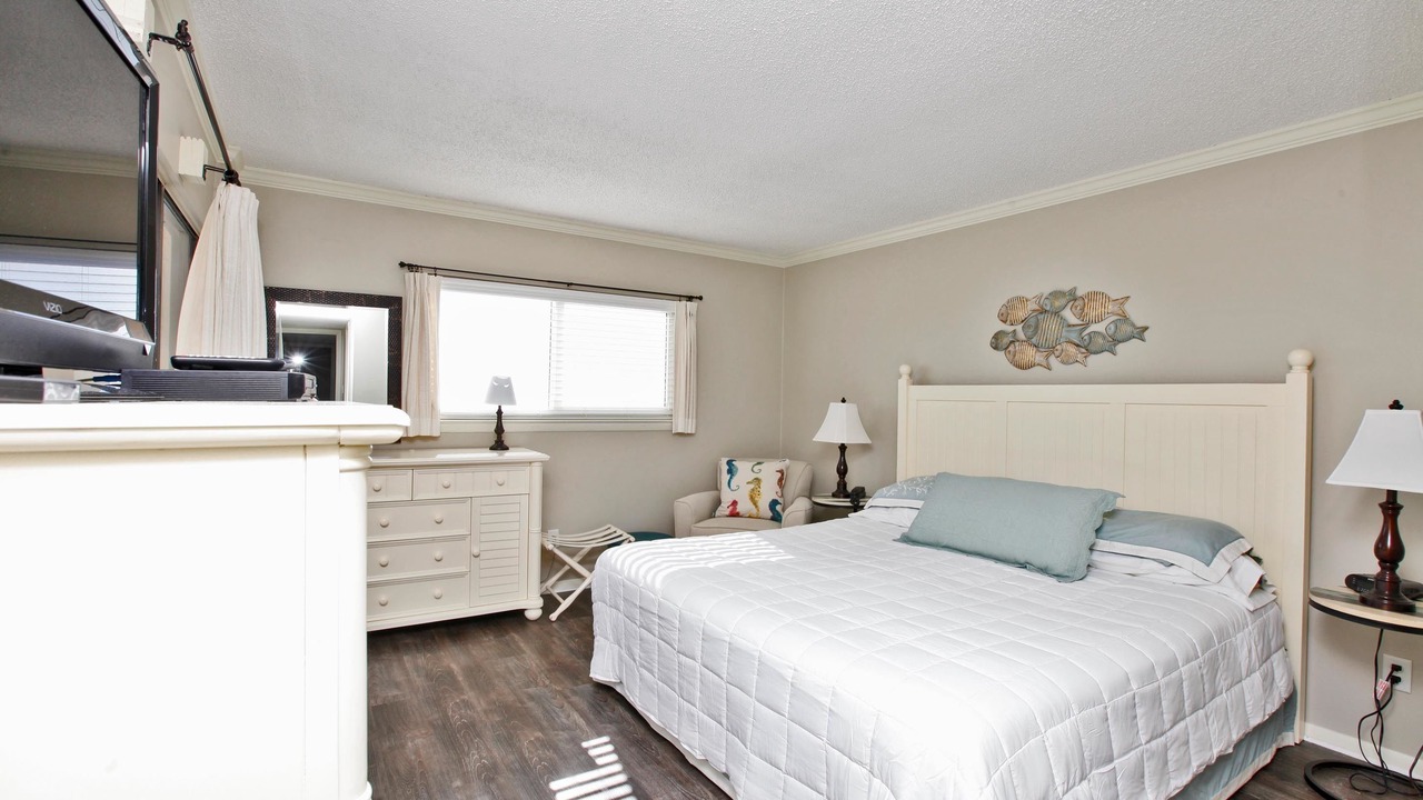 Photo of Bedroom in Biltmore Beach