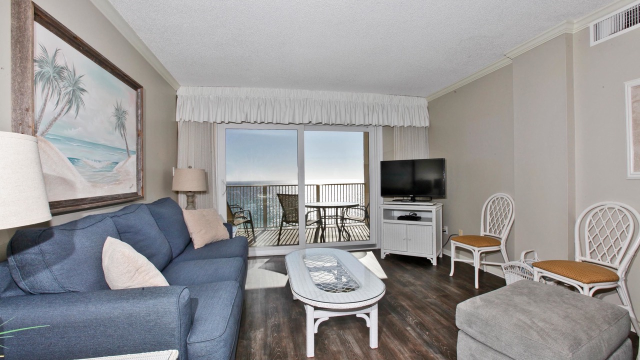 Photo of Livingroom in Biltmore Beach