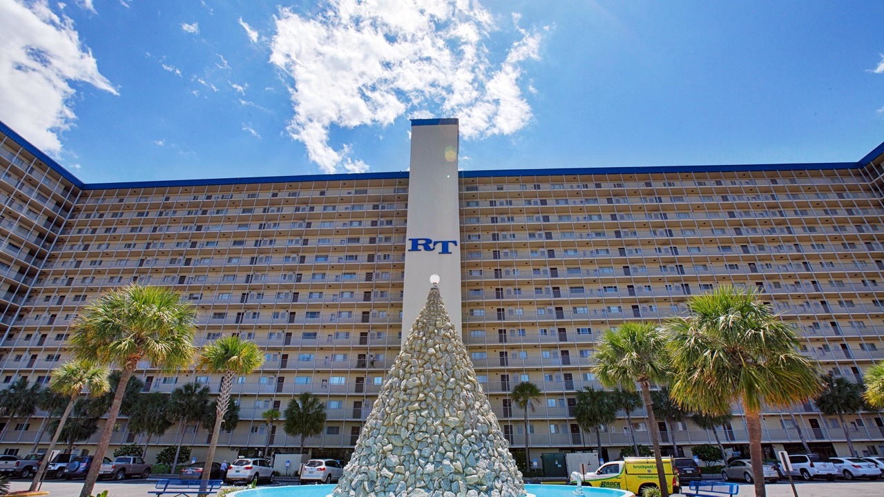 Photo of Outdoor in Biltmore Beach