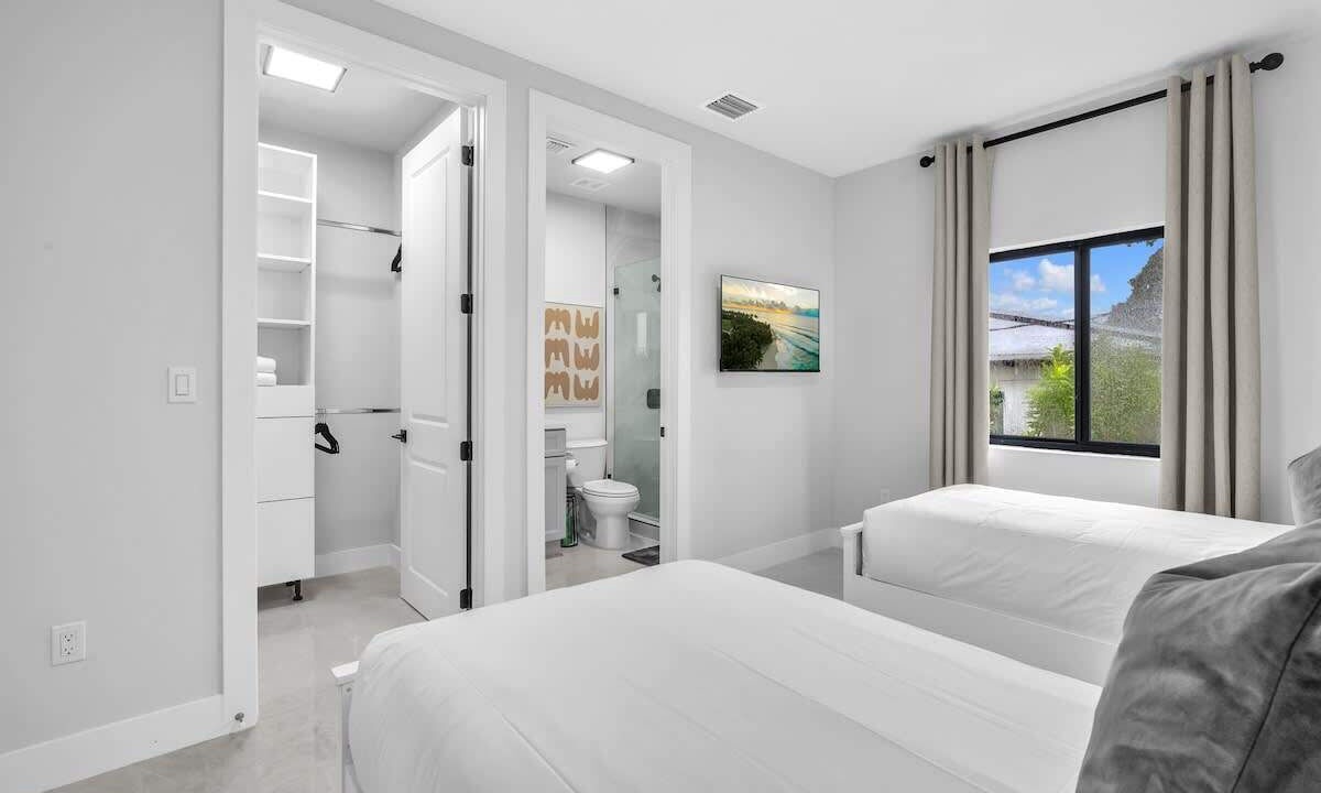 Photo of Bathroom in West Little Havana