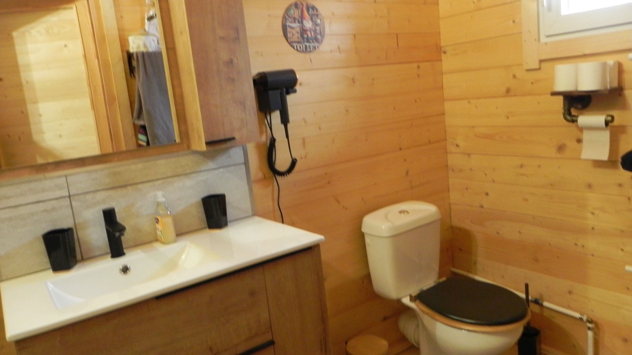 Photo of Bathroom in Murat-le-Quaire