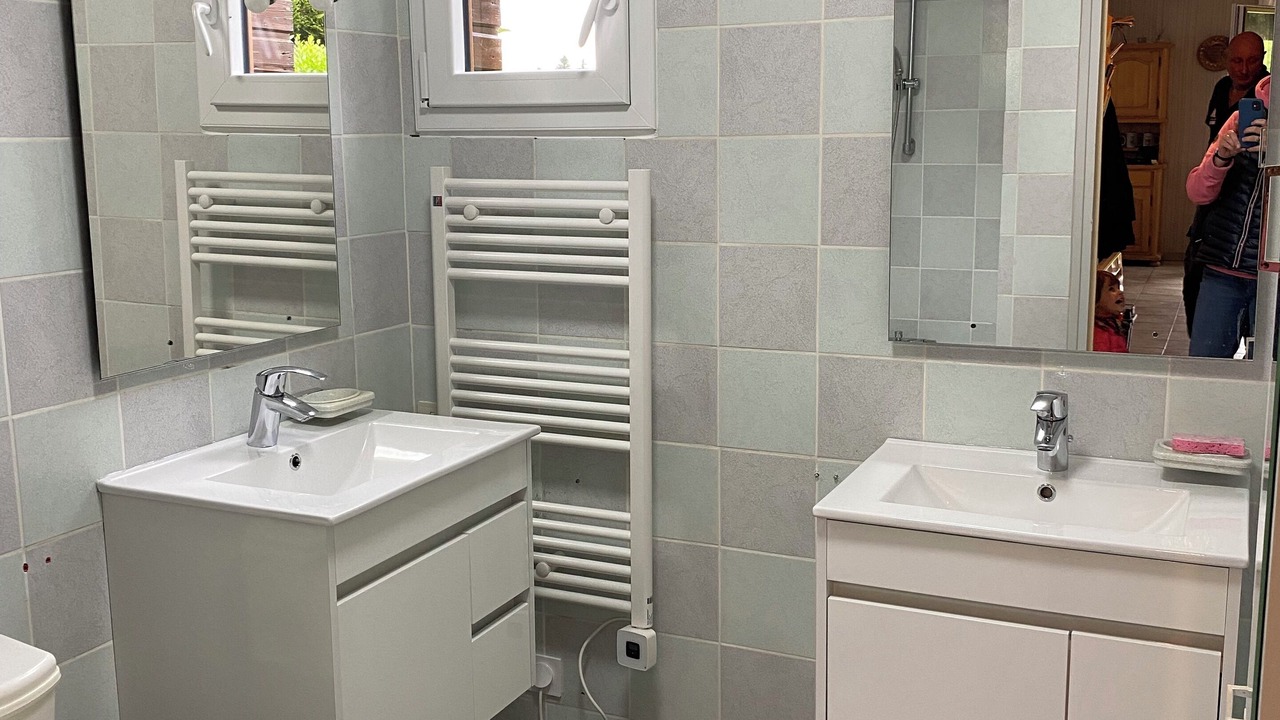 Photo of Bathroom in Murat-le-Quaire