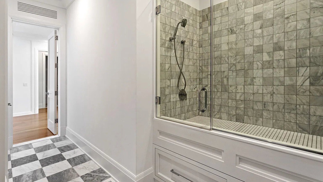 Photo of Bathroom in Shinnecock Hills