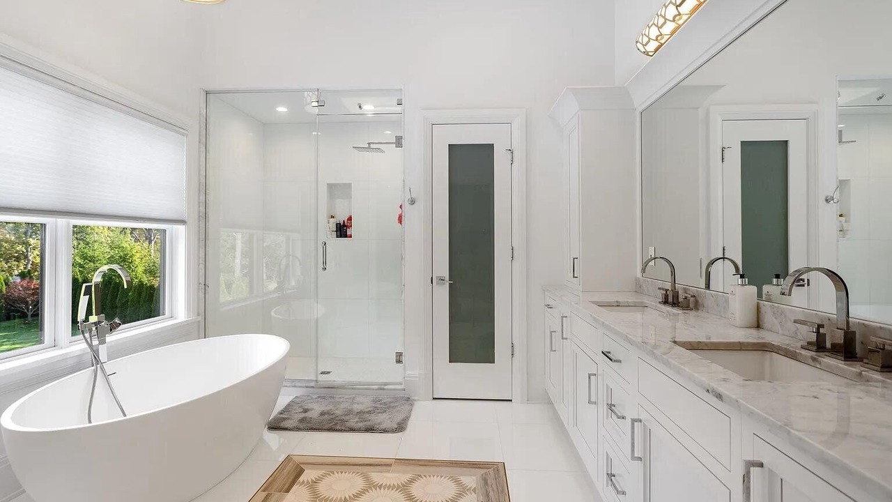 Photo of Bathroom in Shinnecock Hills