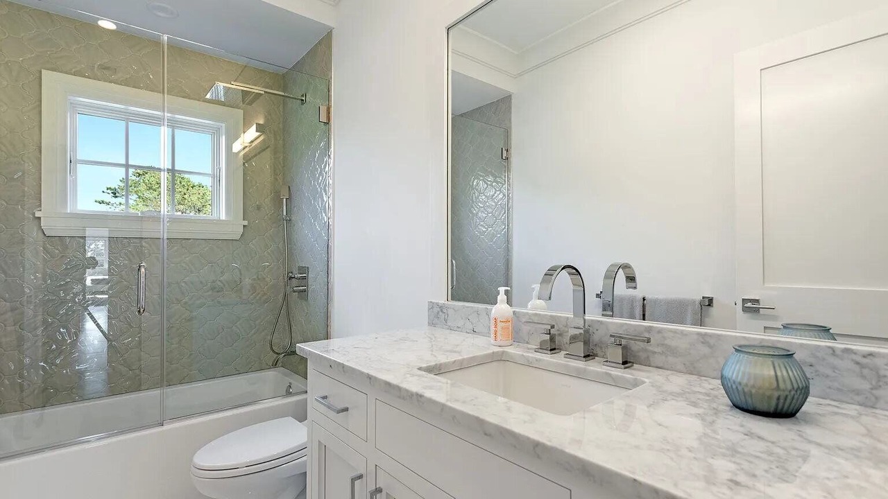 Photo of Bathroom in Shinnecock Hills