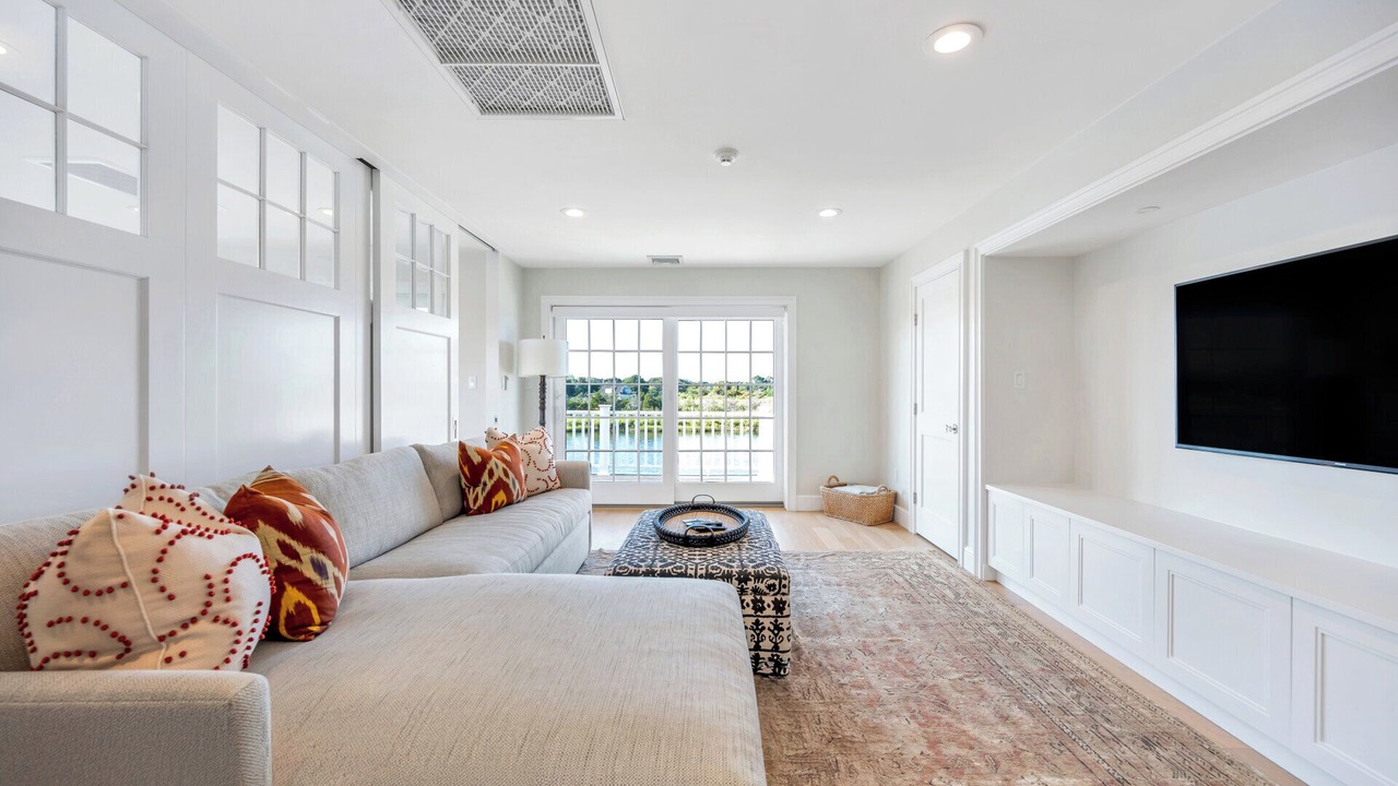 Photo of Livingroom in Quogue