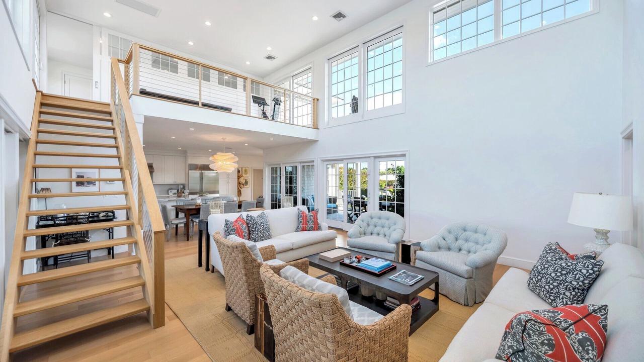 Photo of Livingroom in Quogue
