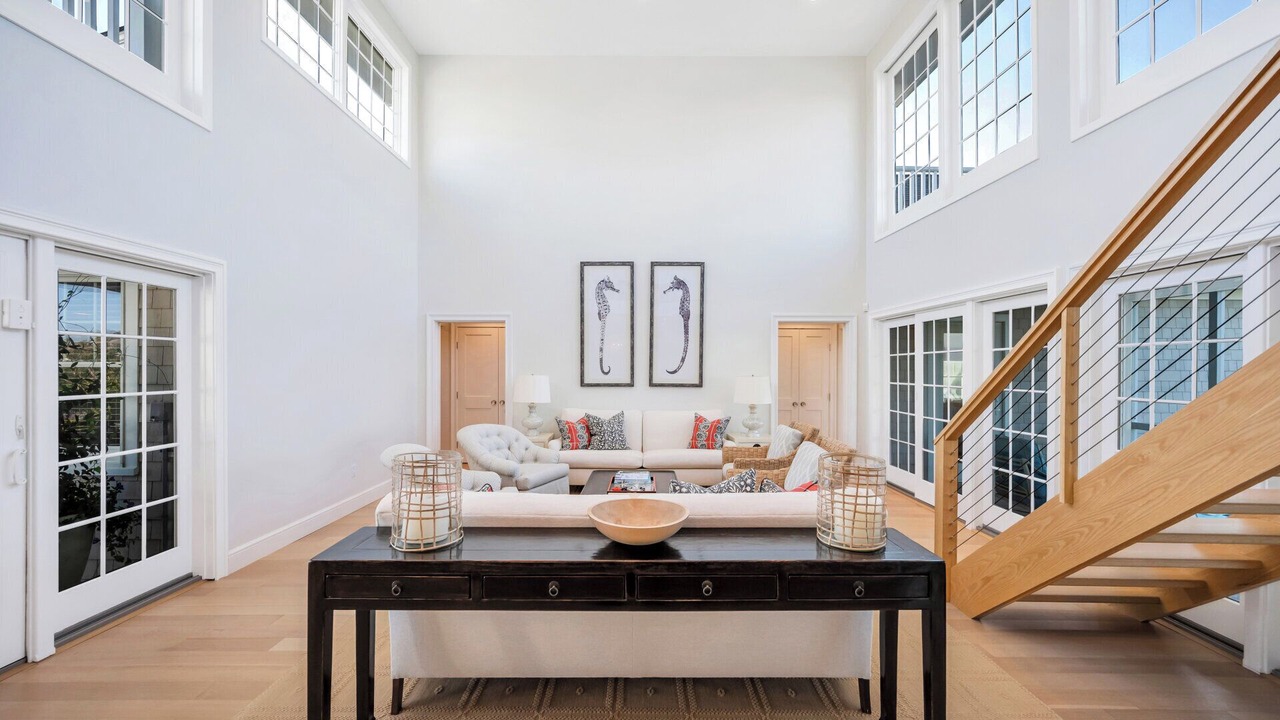 Photo of Livingroom in Quogue