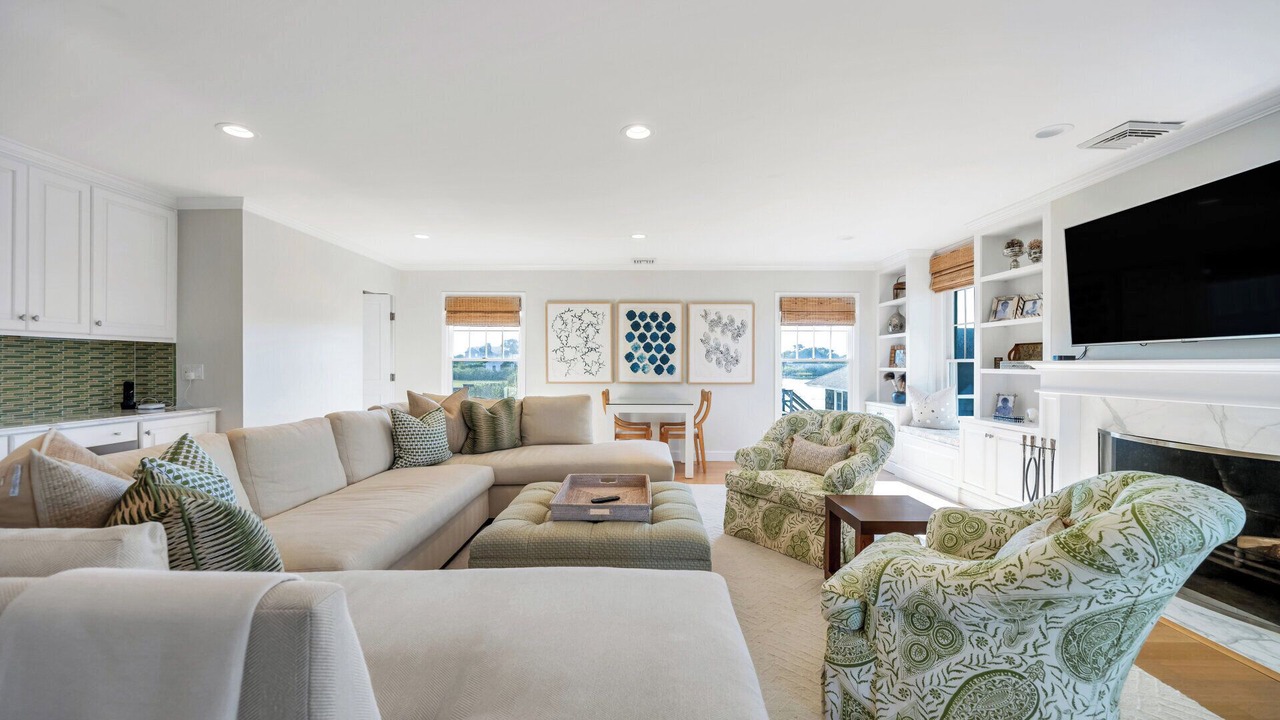 Photo of Livingroom in Quogue