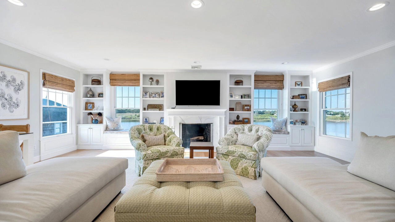 Photo of Livingroom in Quogue