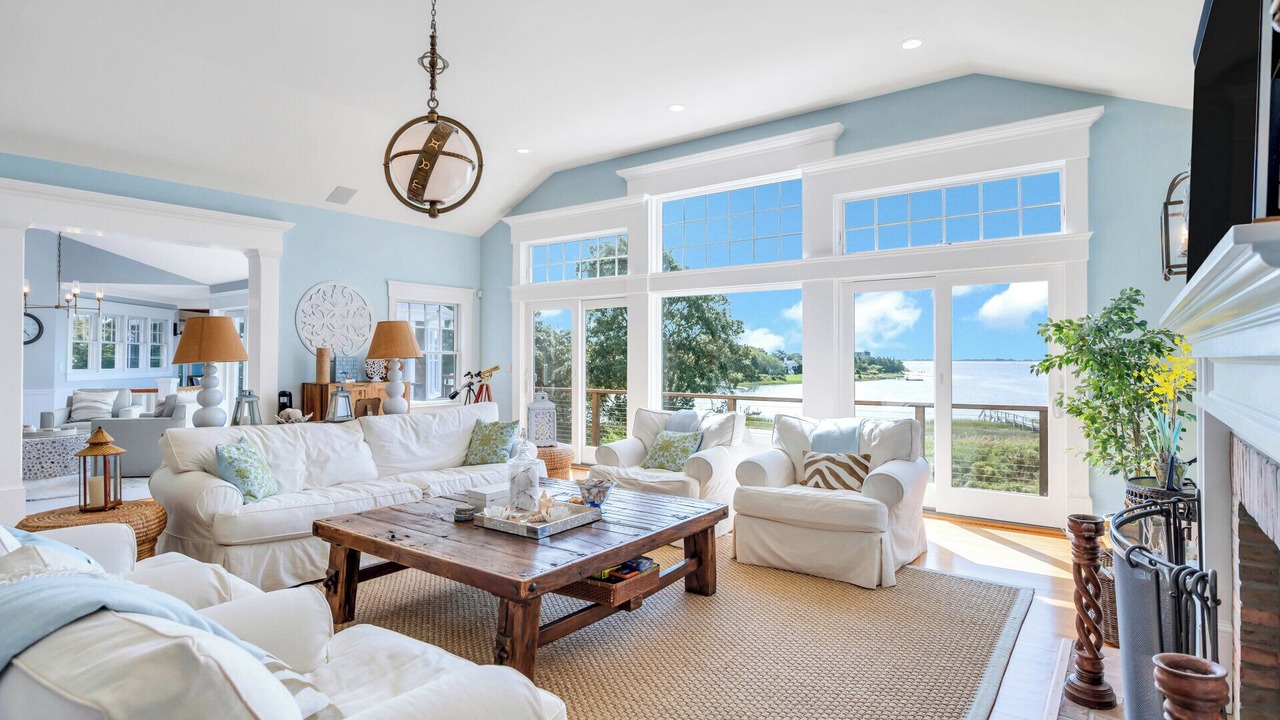 Photo of Livingroom in Shinnecock Hills