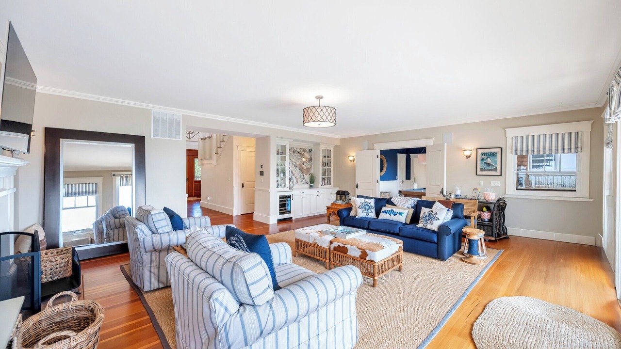 Photo of Livingroom in Shinnecock Hills