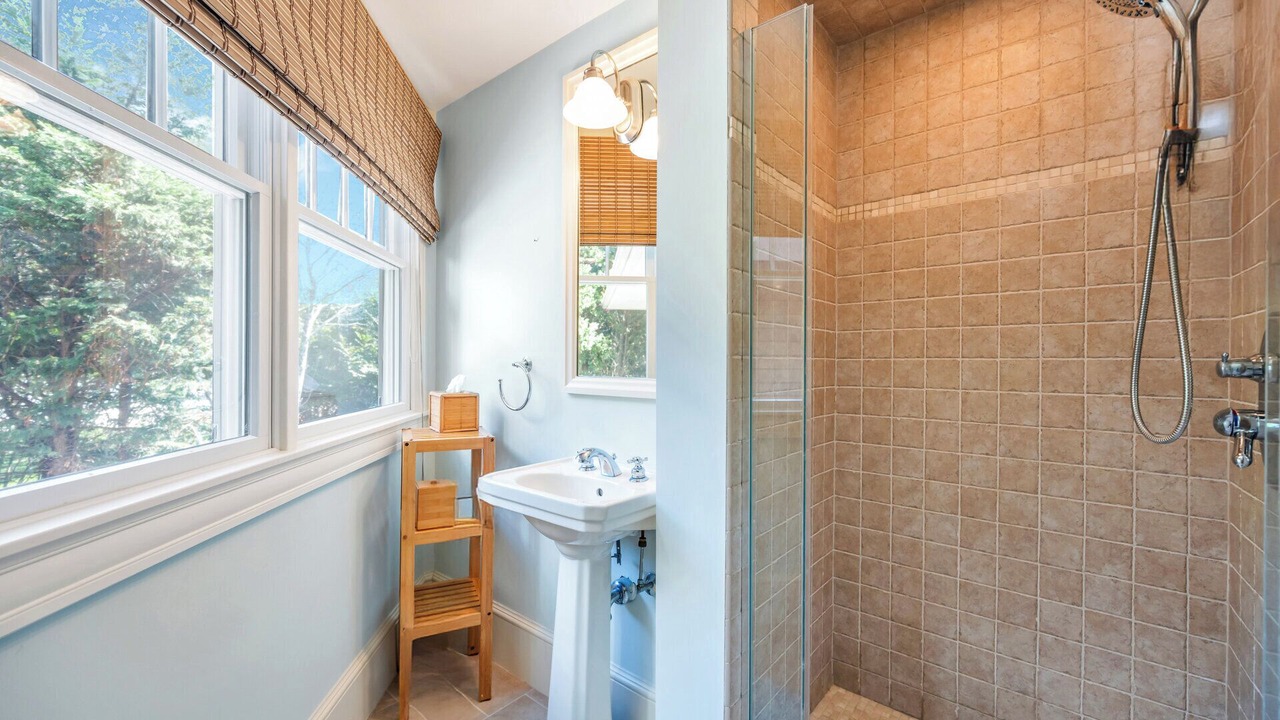 Photo of Bathroom in Shinnecock Hills