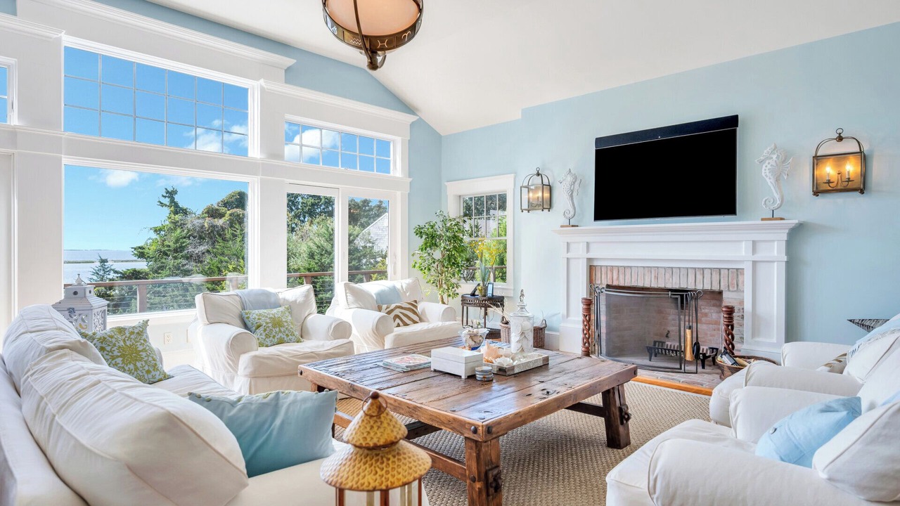 Photo of Livingroom in Shinnecock Hills