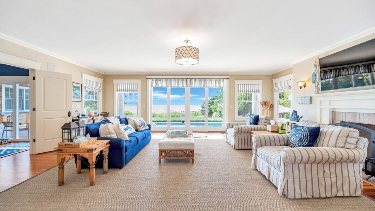 Photo of Livingroom in Shinnecock Hills