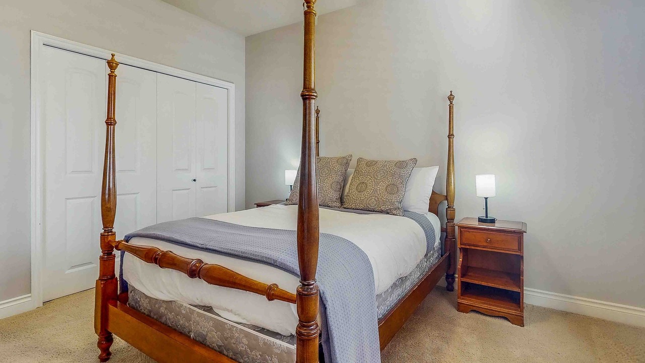 Photo of Bedroom in Enumclaw
