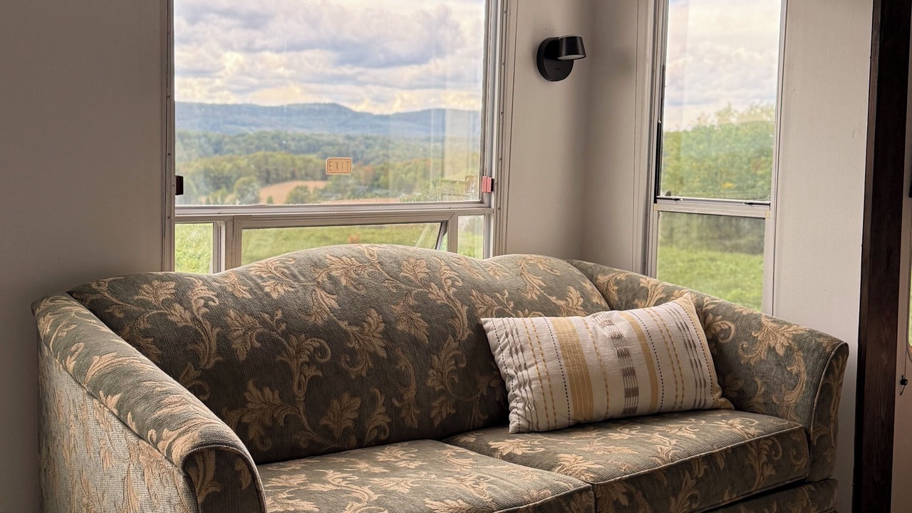 Photo of Livingroom in Town of Sharon