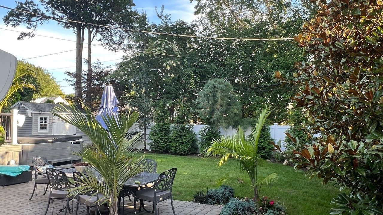 Photo of Outdoor in Plainview