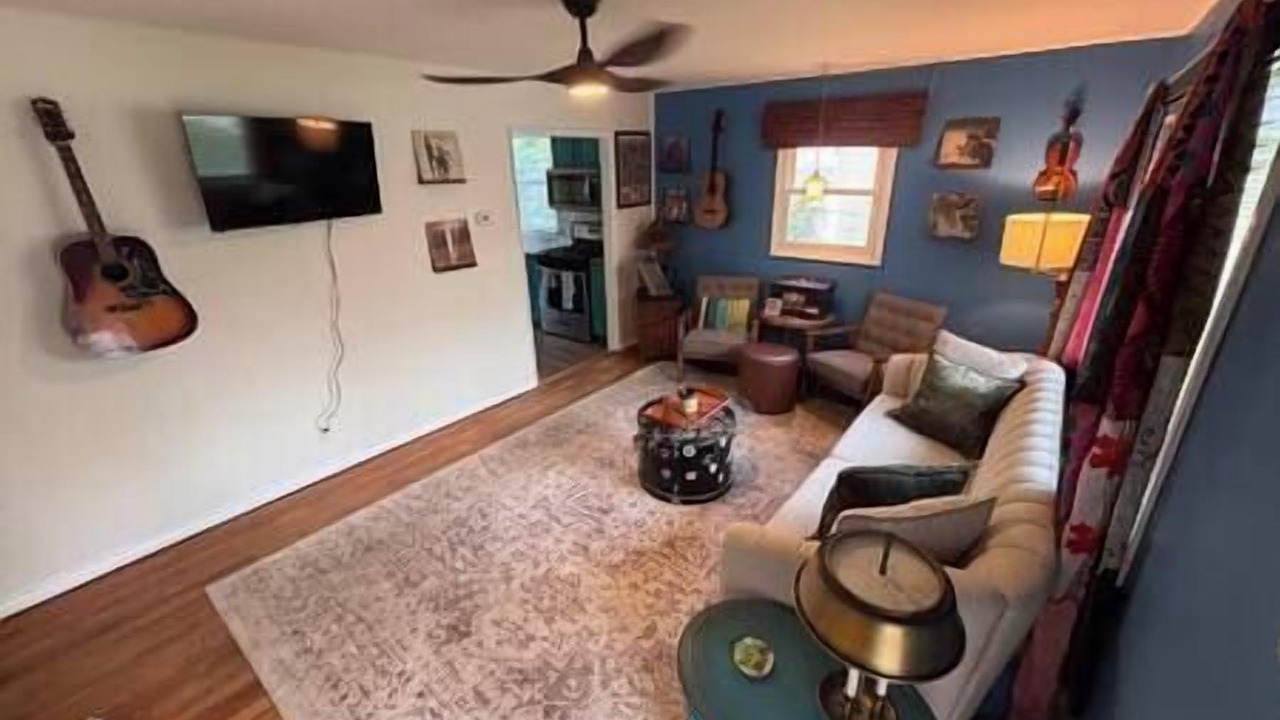 Photo of Livingroom in Wheeler
