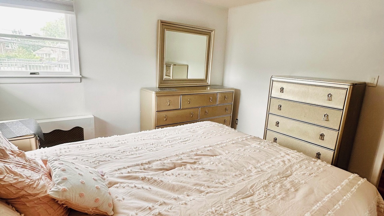 Photo of Bedroom in Syosset