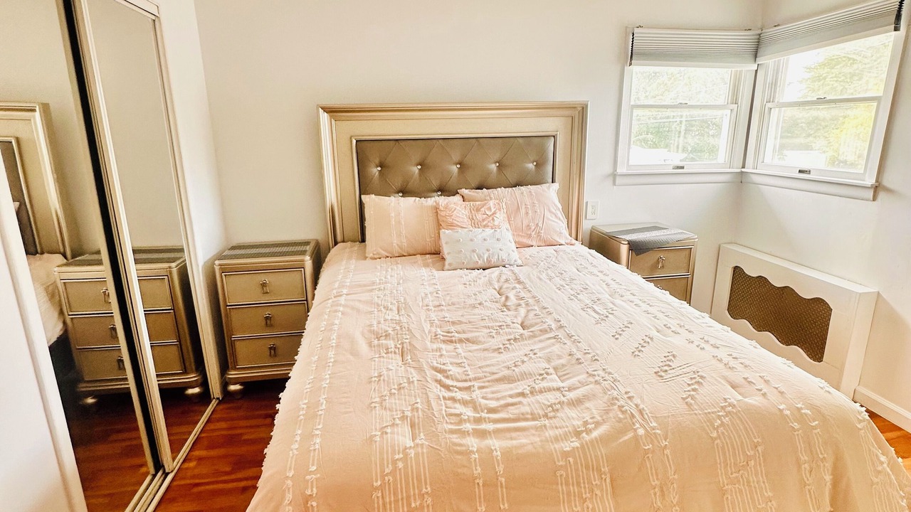 Photo of Bedroom in Syosset