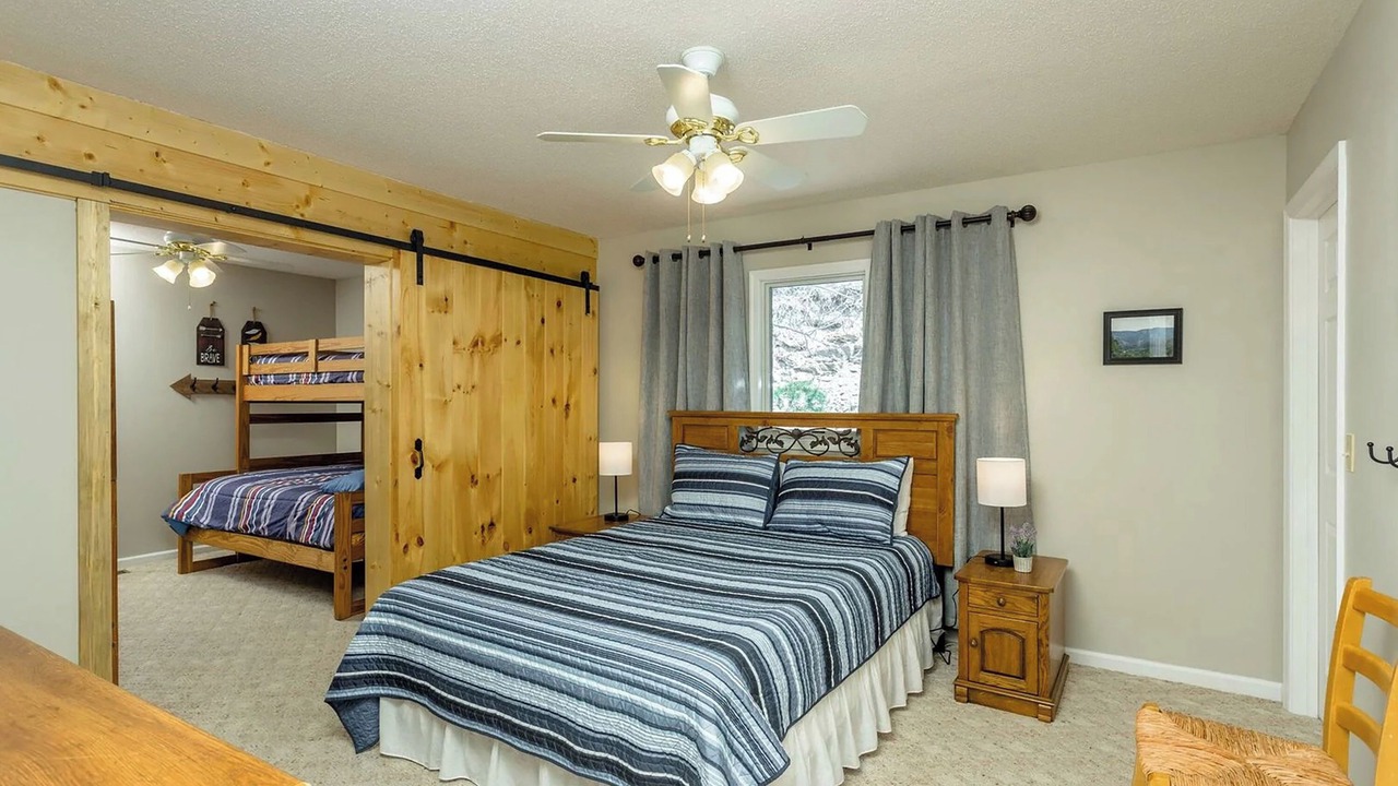 Photo of Bedroom in Massanutten