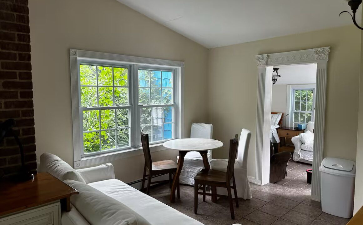 Photo of Livingroom in Muttontown