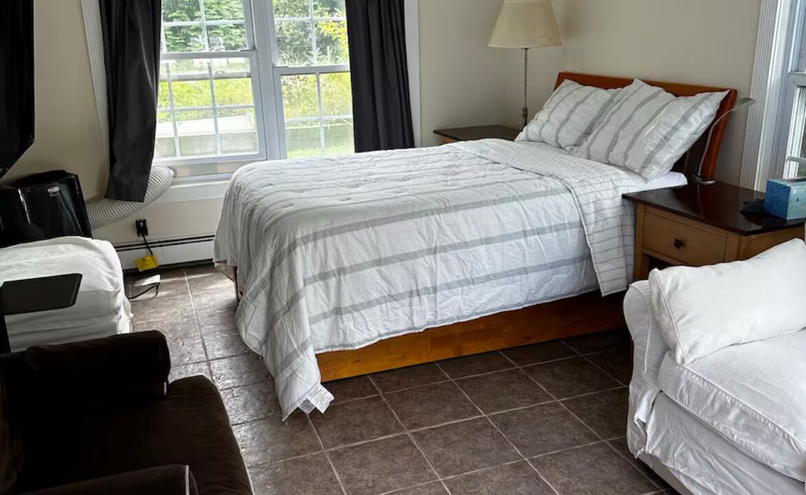 Photo of Bedroom in Muttontown