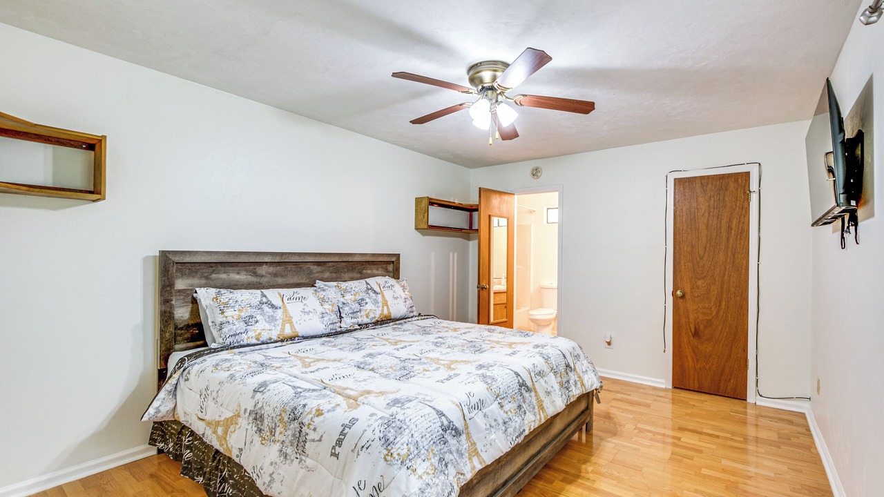 Photo of Bedroom in Tallahassee