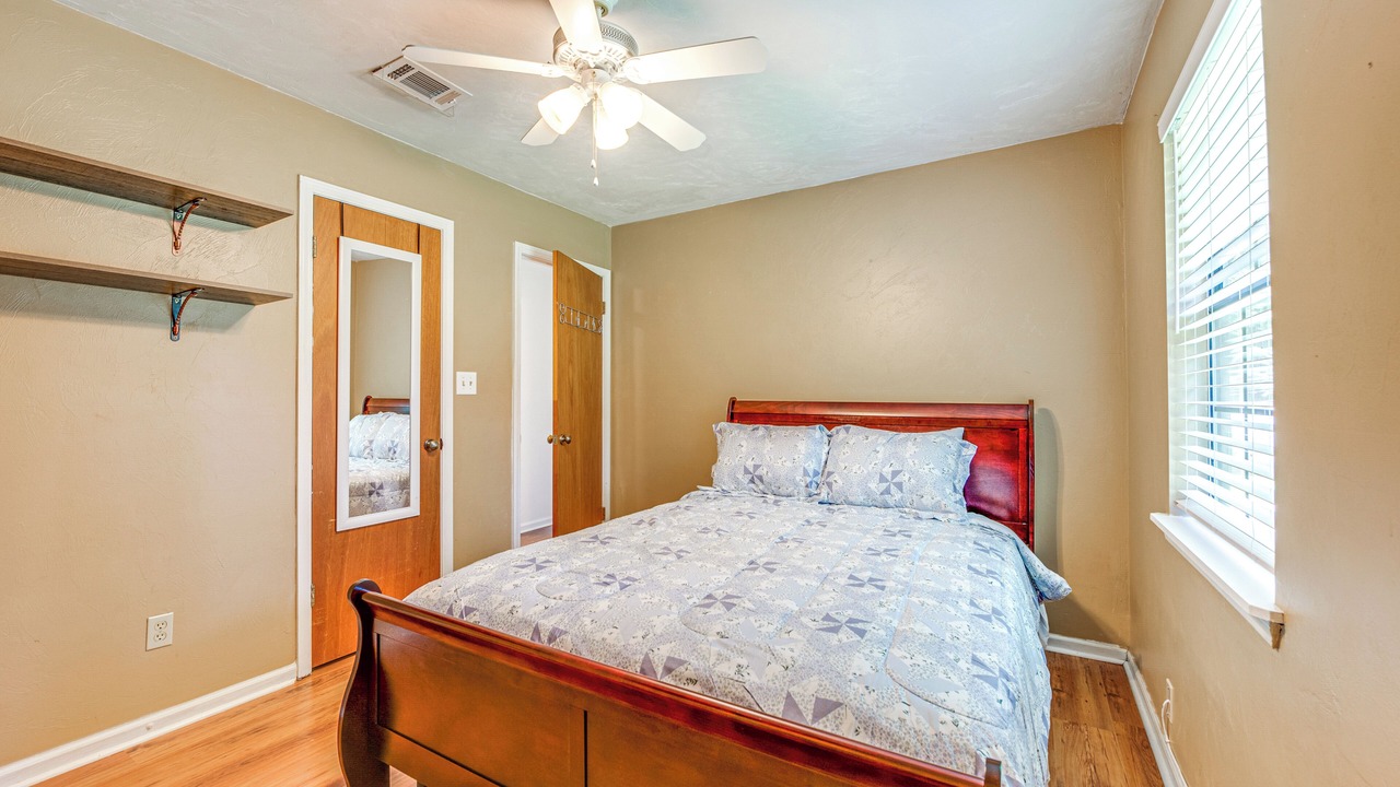 Photo of Bedroom in Tallahassee