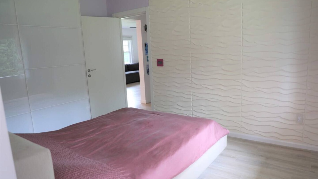Photo of Bedroom in Riverhead
