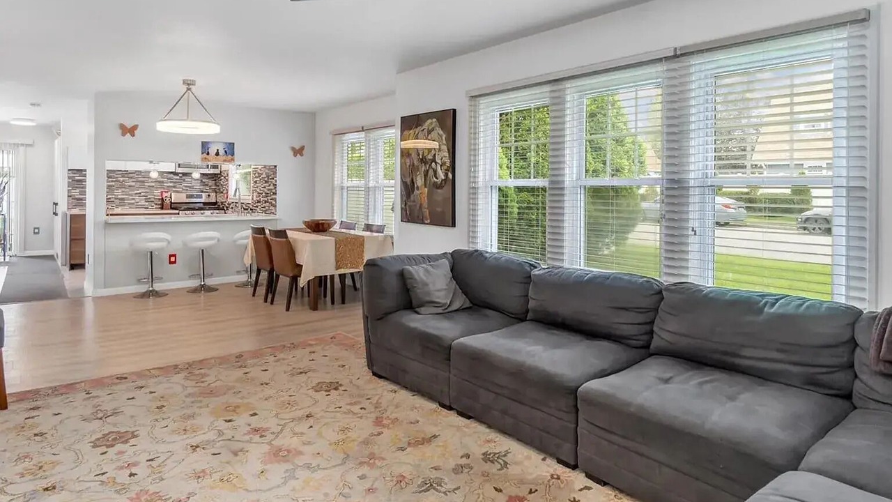 Photo of Livingroom in Riverhead