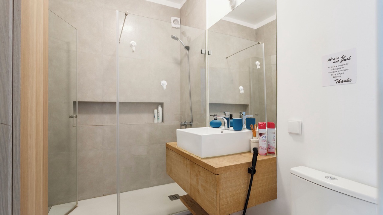 Photo of Bathroom in Cacilhas