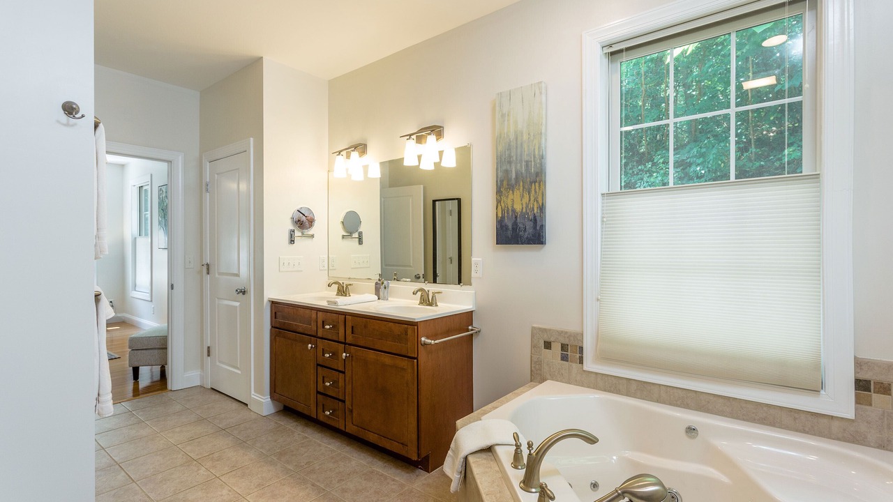 Photo of Bathroom in McGaheysville