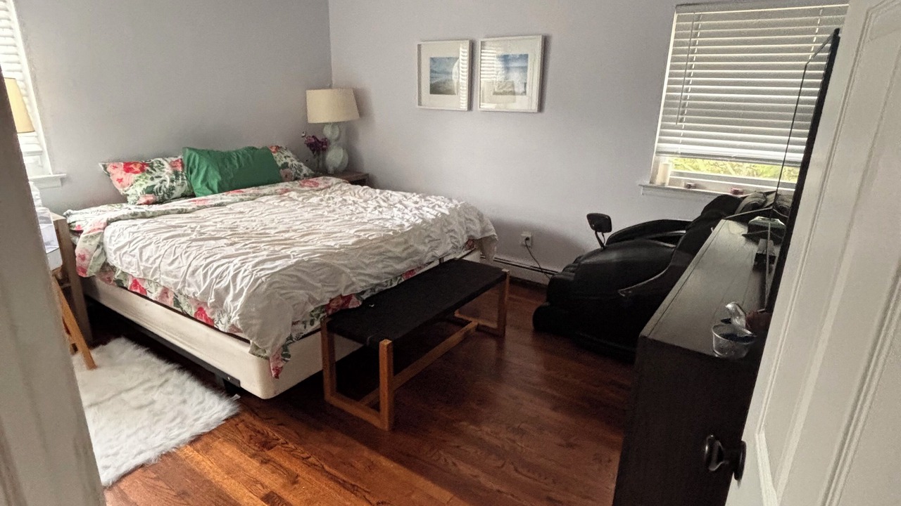 Photo of Bedroom in Farmingdale