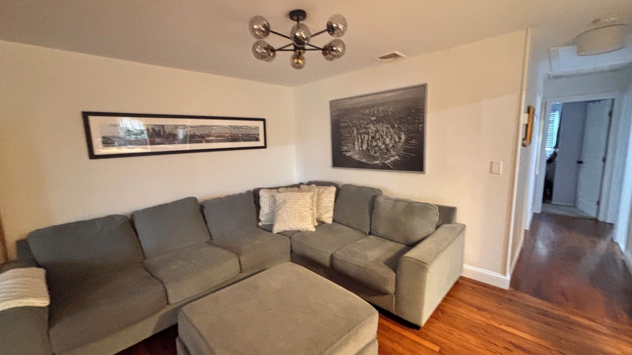 Photo of Livingroom in Farmingdale