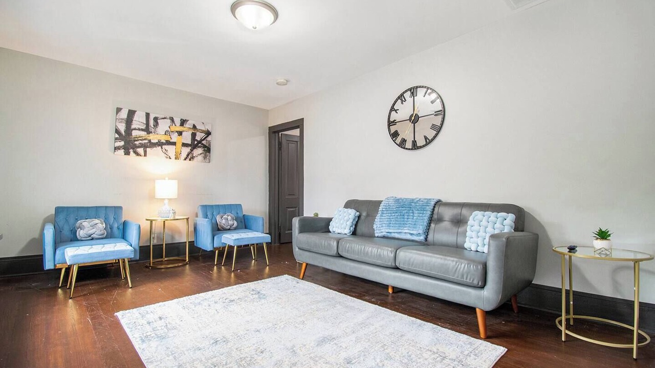 Photo of Livingroom in Michigan City