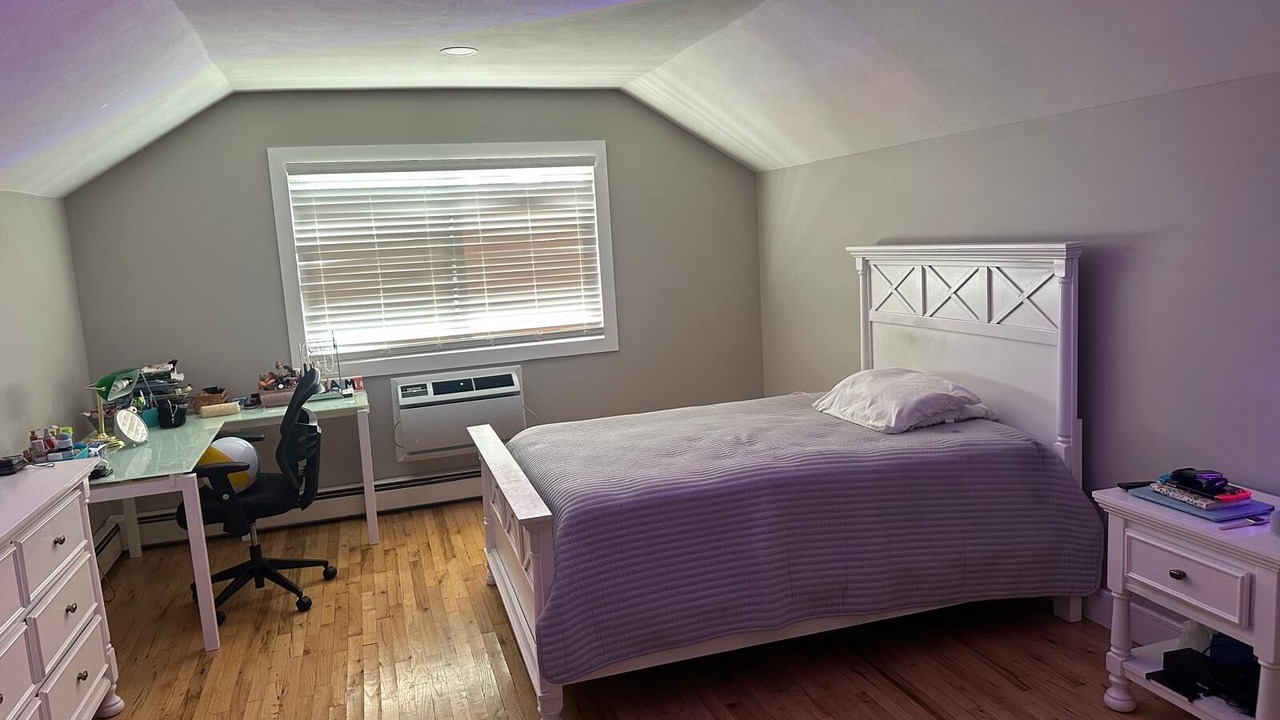 Photo of Bedroom in Farmingdale